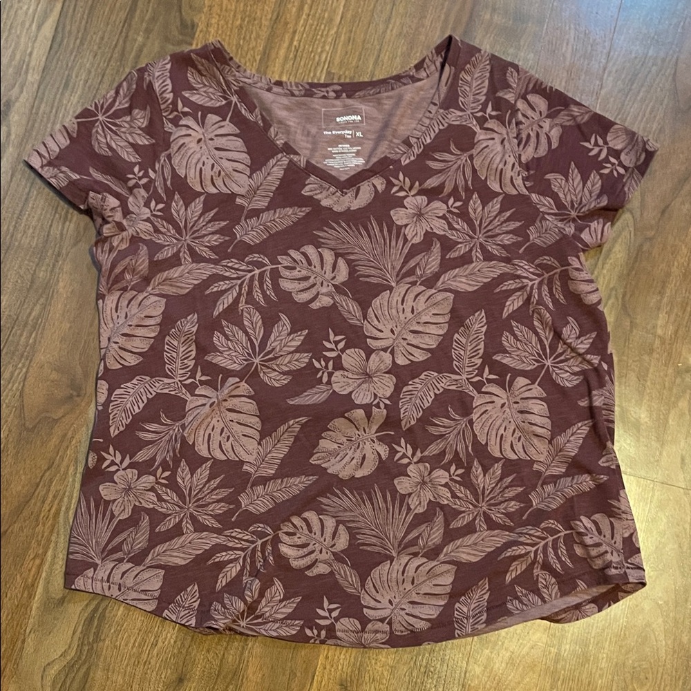 Sonoma Burgundy Leaf Print Short Sleeve Tee
